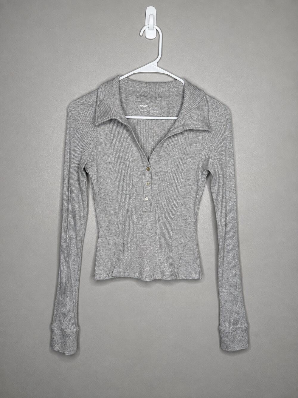 Aerie Gray Ribbed Long Sleeve Collared Henley Top Size Small Y2K Fitted
